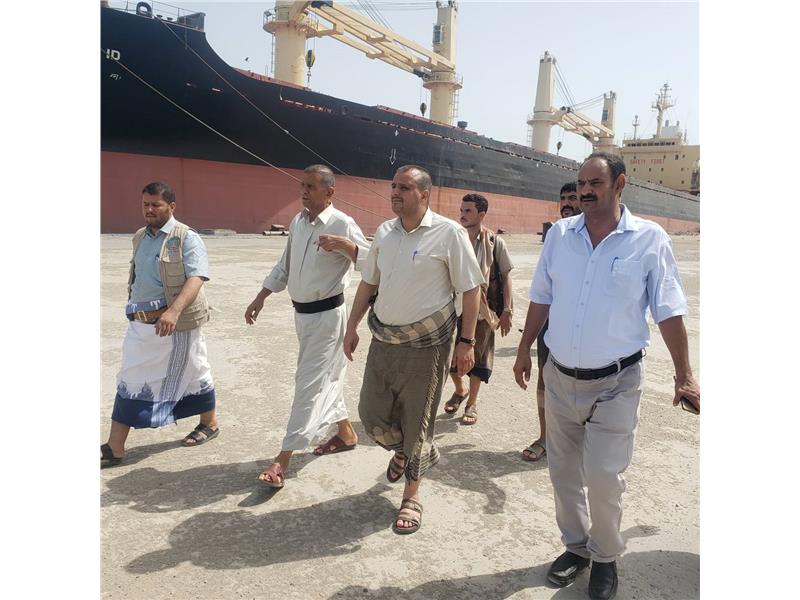  مدير عام هيئة المواصفات والمقاييس يزور فرع الهيئة بالحديدة ويطلع على سير العمل في ميناء المحافظة